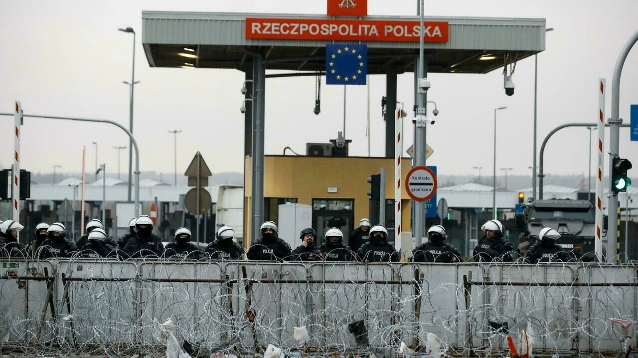 صدها پناهجو توسط ارتش لهستان دستگیر شدند