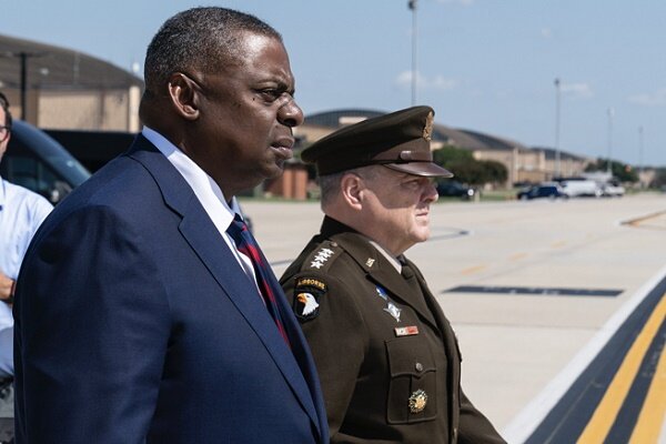 وزیر دفاع آمریکا وارد بحرین شد