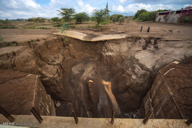 برای رفع مشکلات خاک، پول و کارشناس نداریم