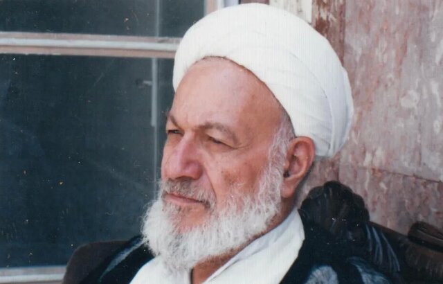 عذرخواهی آذری قمی از رهبر معظم انقلاب