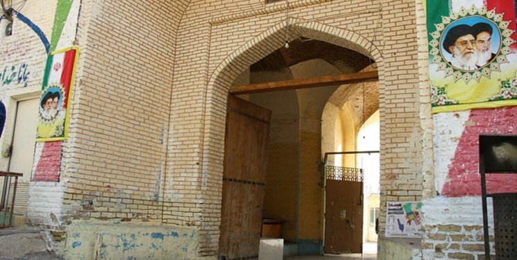 درهای کاروانسرای تاریخی سمنان را به روی مردم باز کنید