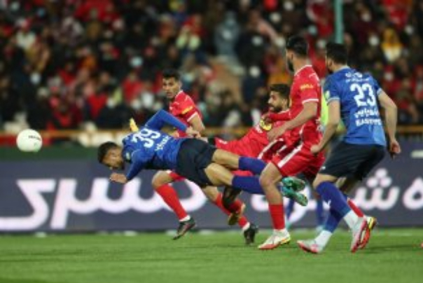 پرسپولیس یک_استقلال یک، تماشایی و فوق جنجالی
